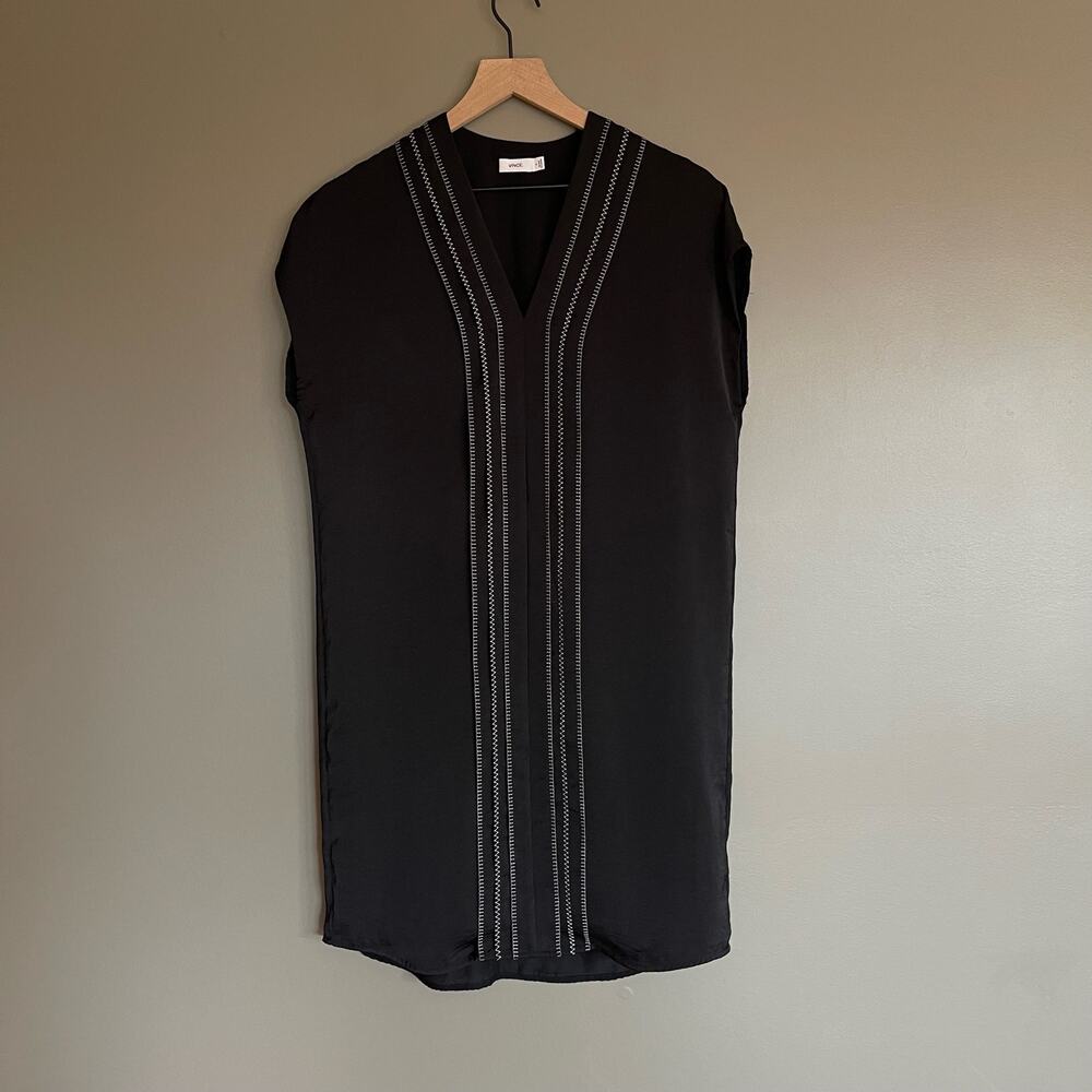 Vince Embroidered Front V-Neck Shift Dress Black Size 4 Minimalist Relaxed Fit - Picture 4 of 16